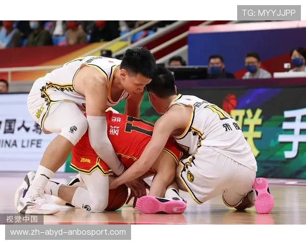 宝鸡市足球老师杨喆CBA季后赛：杨喆在宝鸡与CBA季后赛的互动
